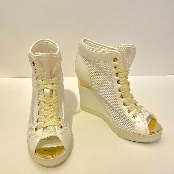 Gold & White Fishnet Wedges - Picture 2 of 3